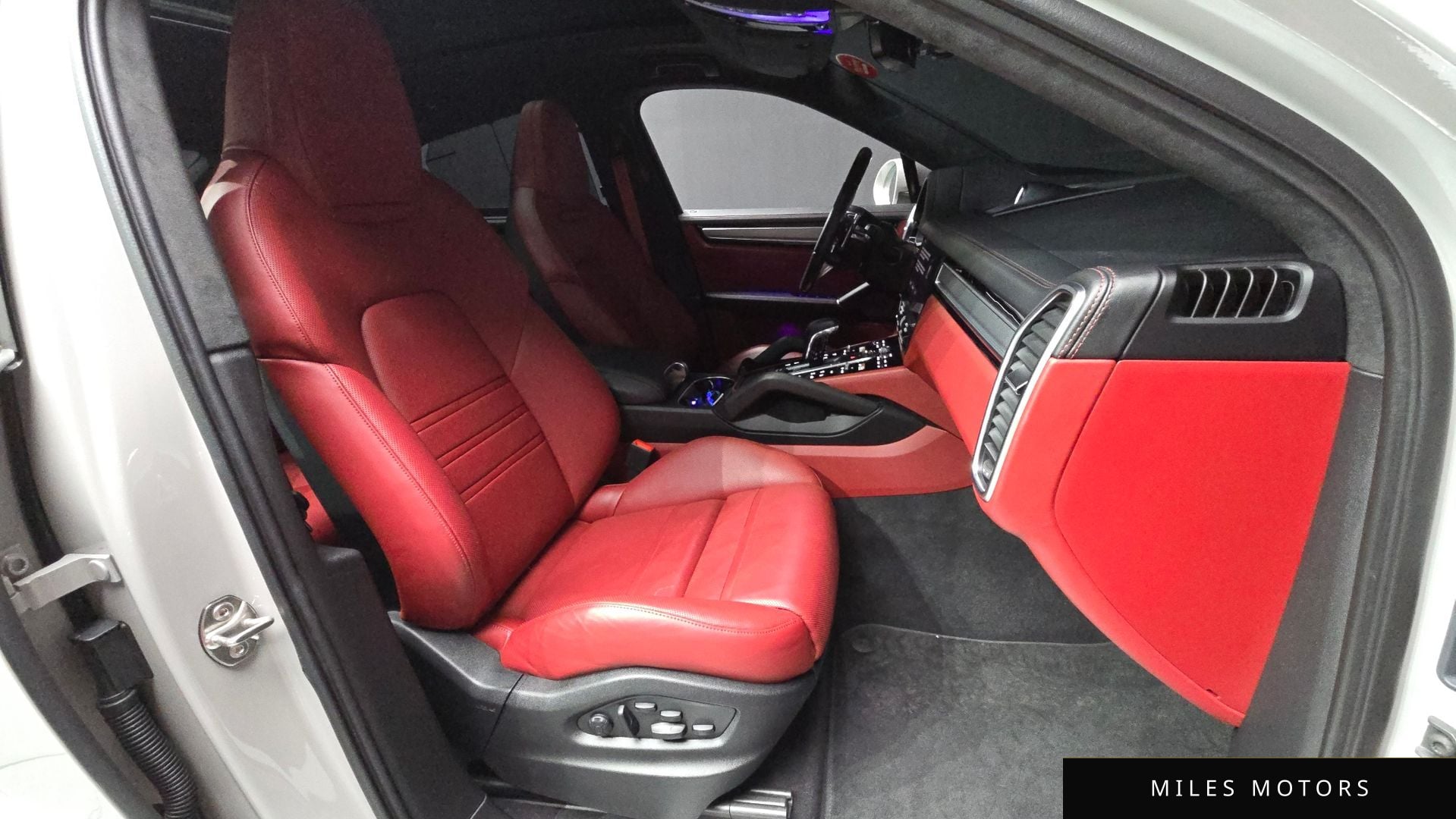 Porsche 카이엔 (PO536) 2023 — миниатюра 11