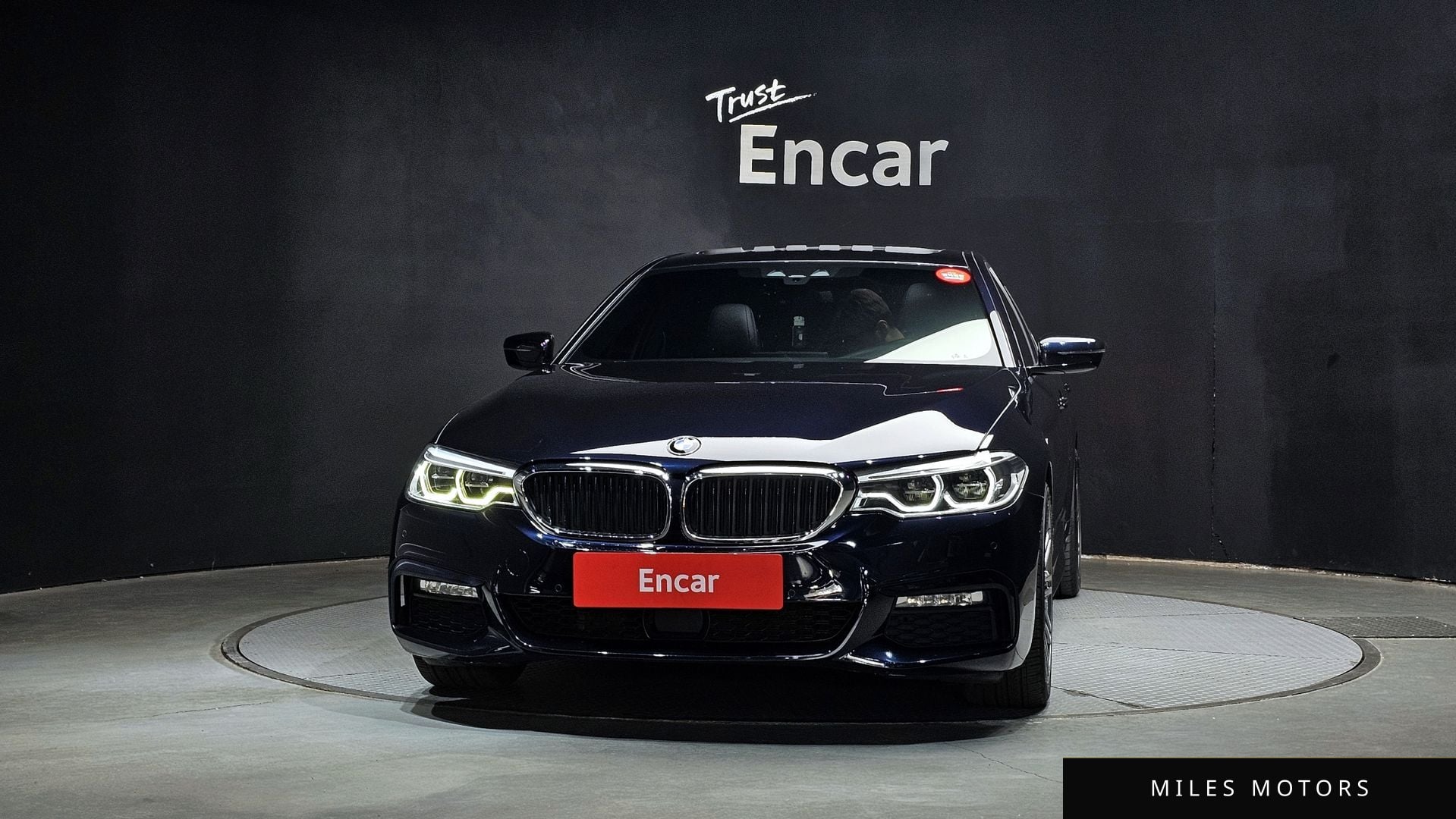 BMW 5 Series (G30) 2018 — миниатюра 3