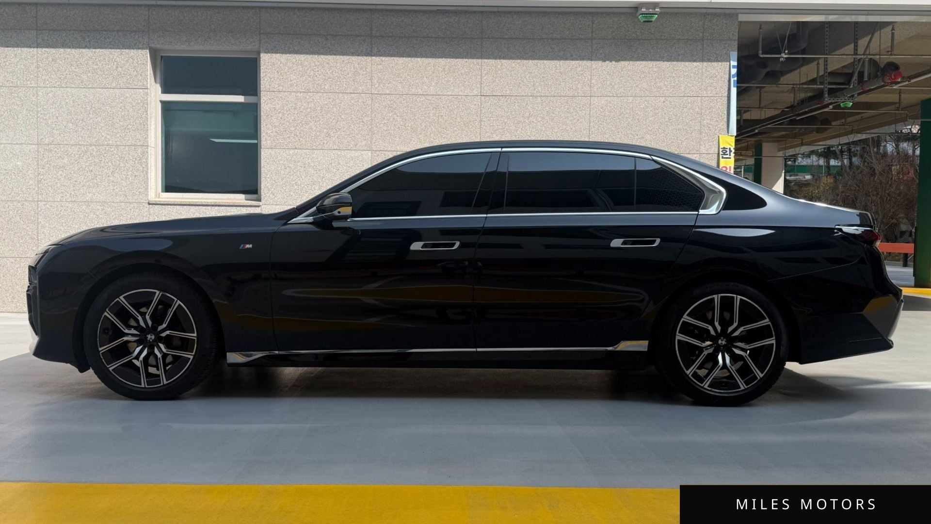 BMW 7 Series (G70) 2024 — миниатюра 4