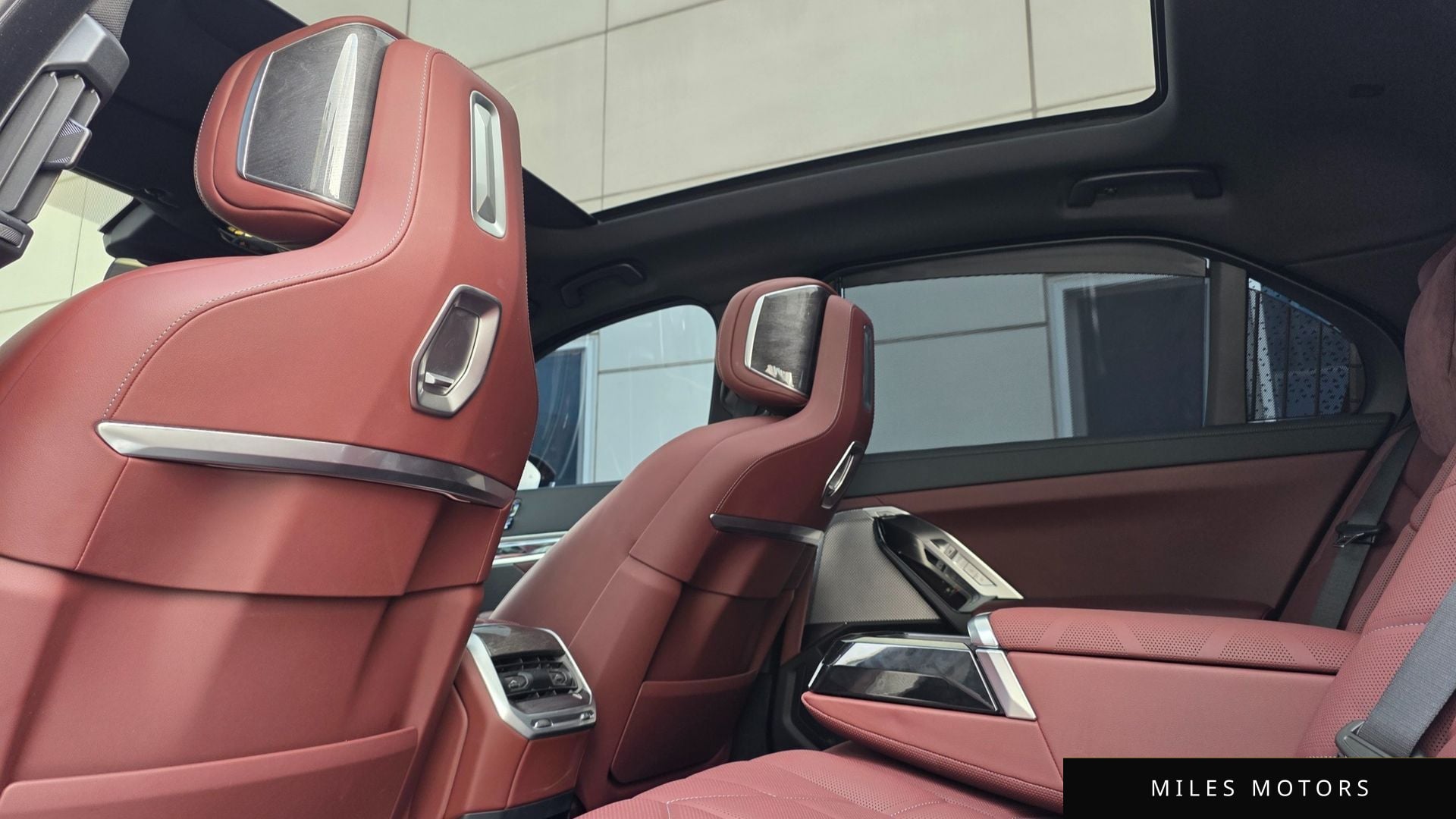 BMW 7 Series (G70) 2024 — миниатюра 7