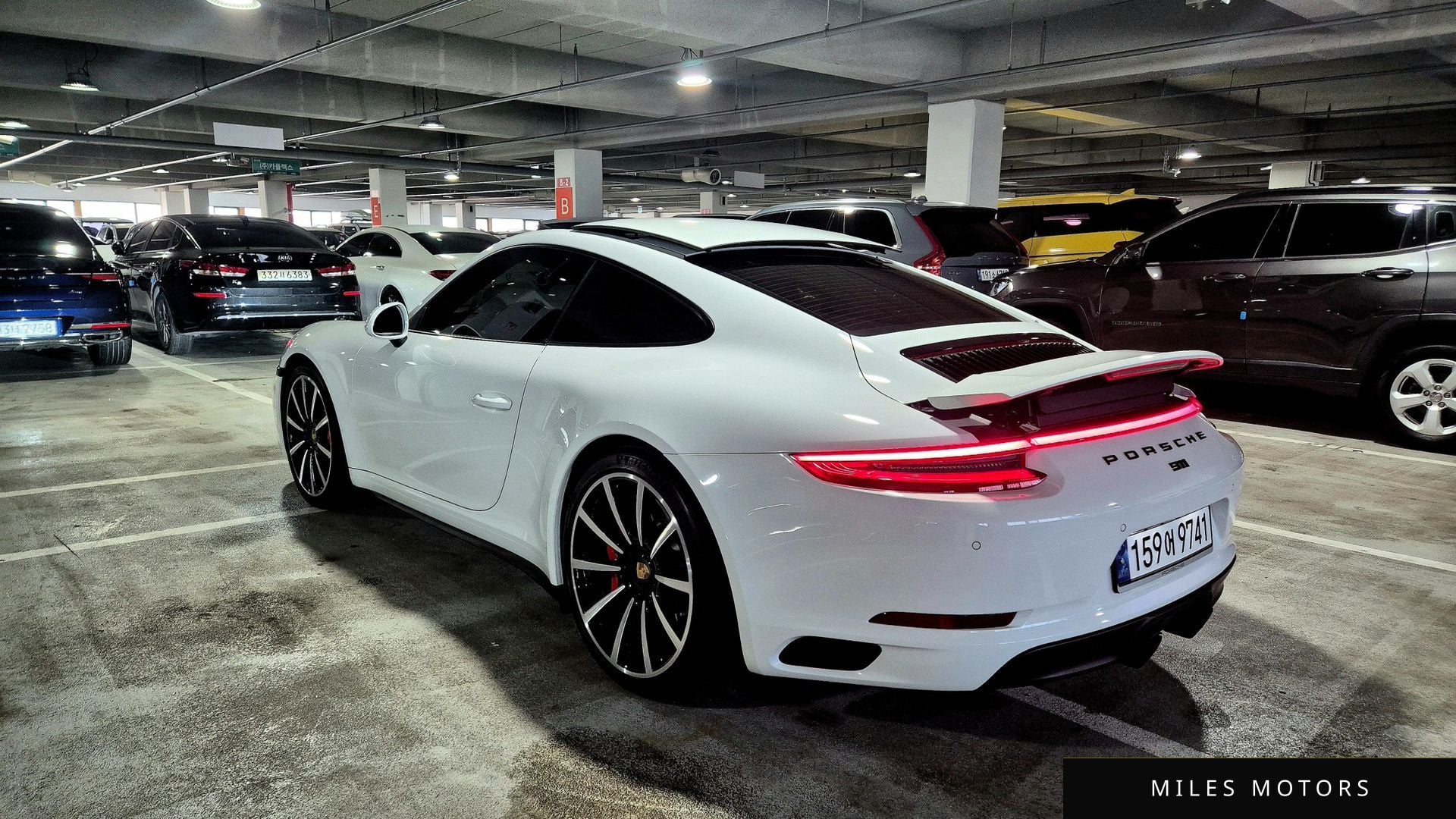 Porsche 911 2017 — миниатюра 2