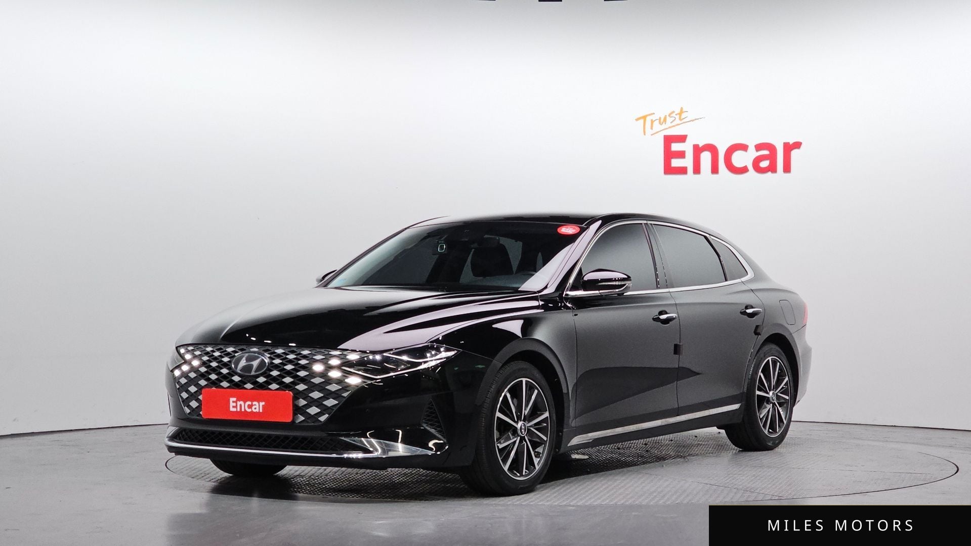 Hyundai Grandeur 2023 — фото 1 из 12