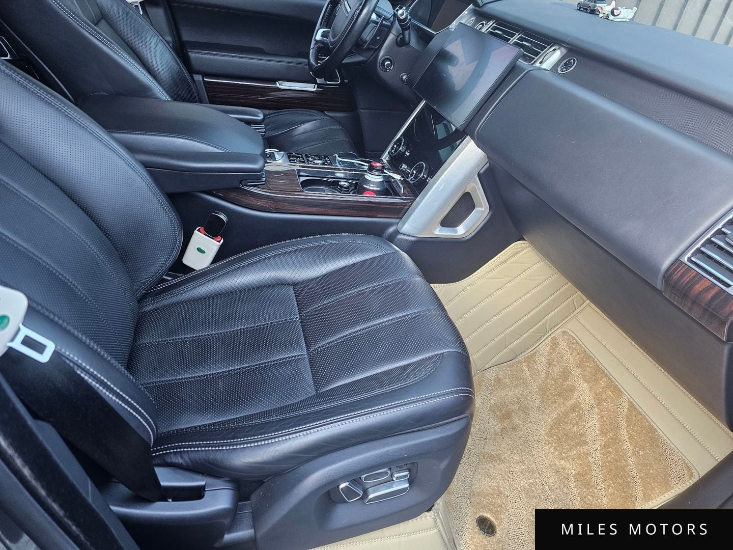 Land Rover 레인지로버 2015 — миниатюра 17