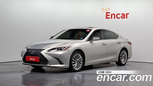 Лексус ES300h 2019 — миниатюра 11