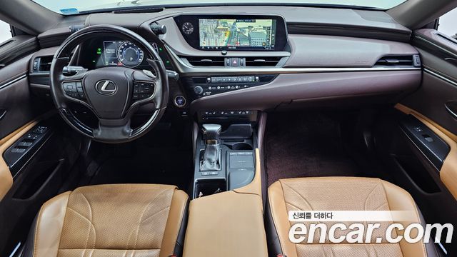 Лексус ES300h 2019 — миниатюра 14