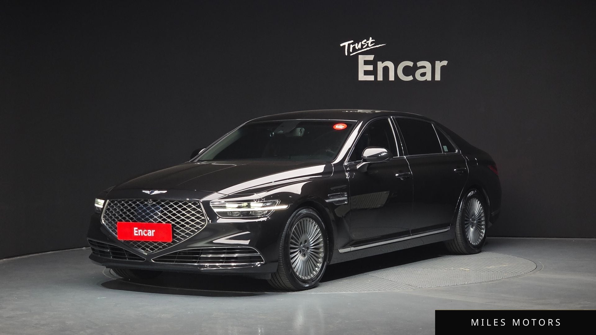 Genesis G90 2019 — фото 1 из 12