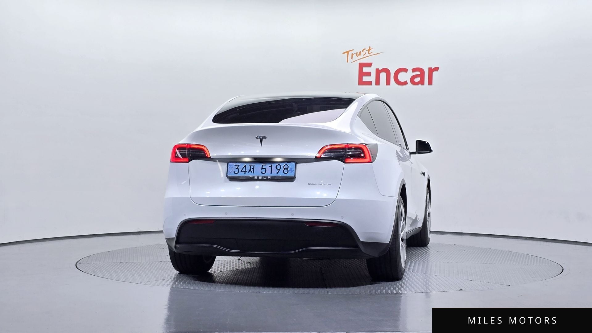 Tesla Model Y 2021 — миниатюра 4