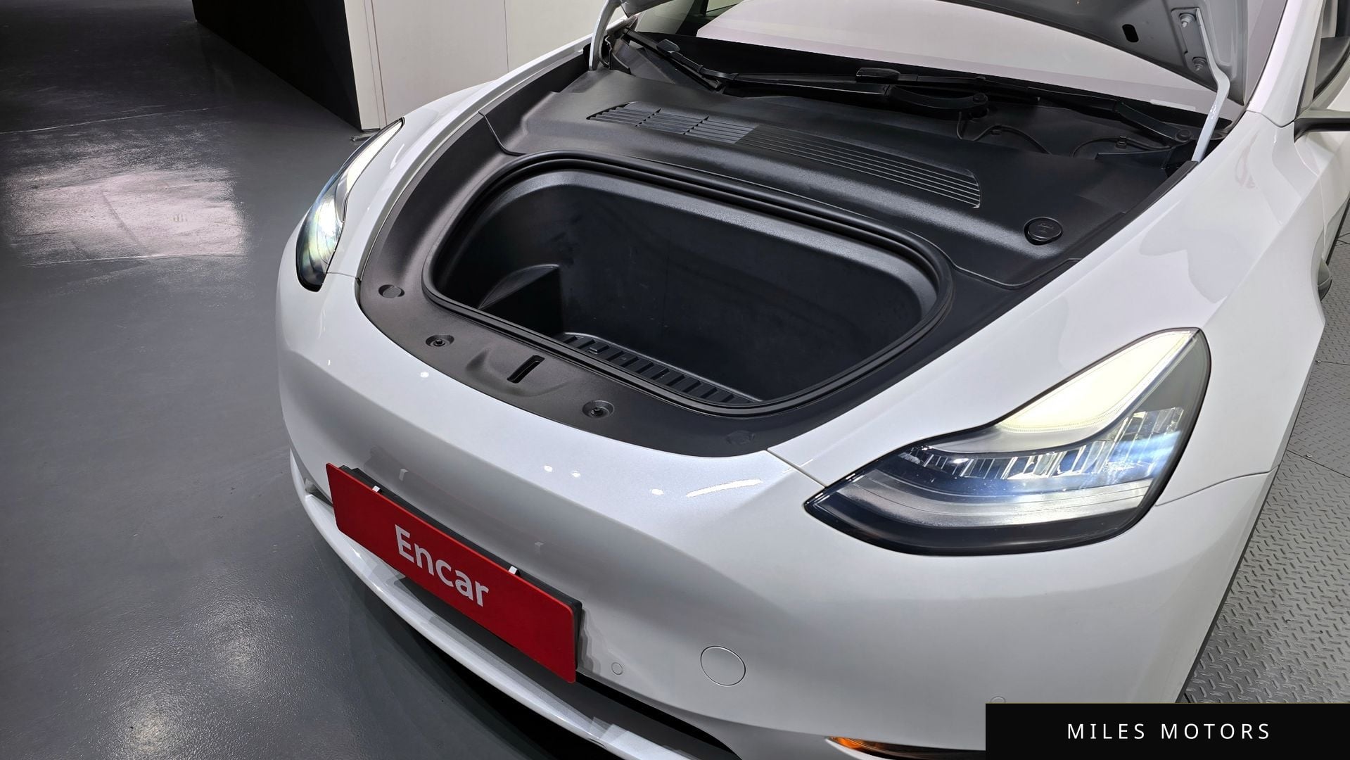 Tesla Model Y 2021 — миниатюра 6