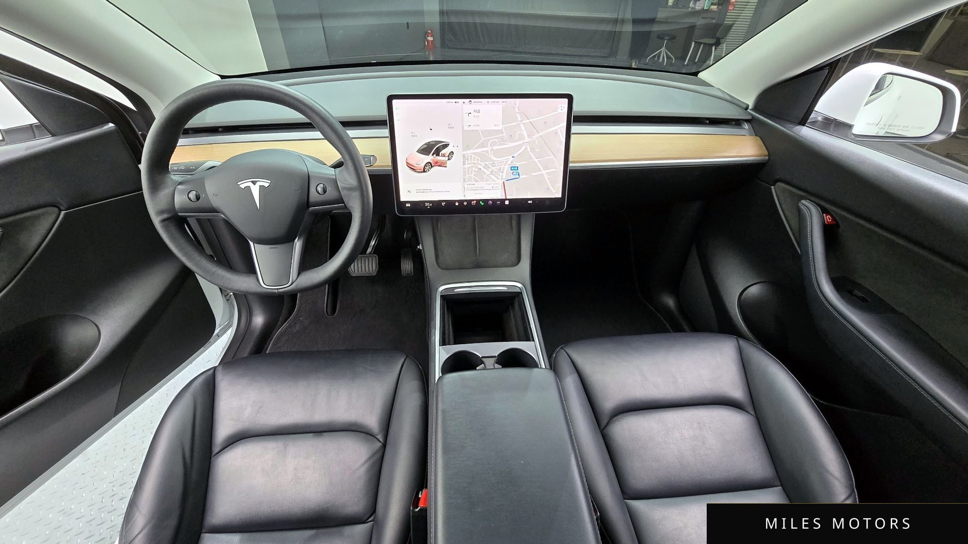Tesla Model Y 2021 — миниатюра 7