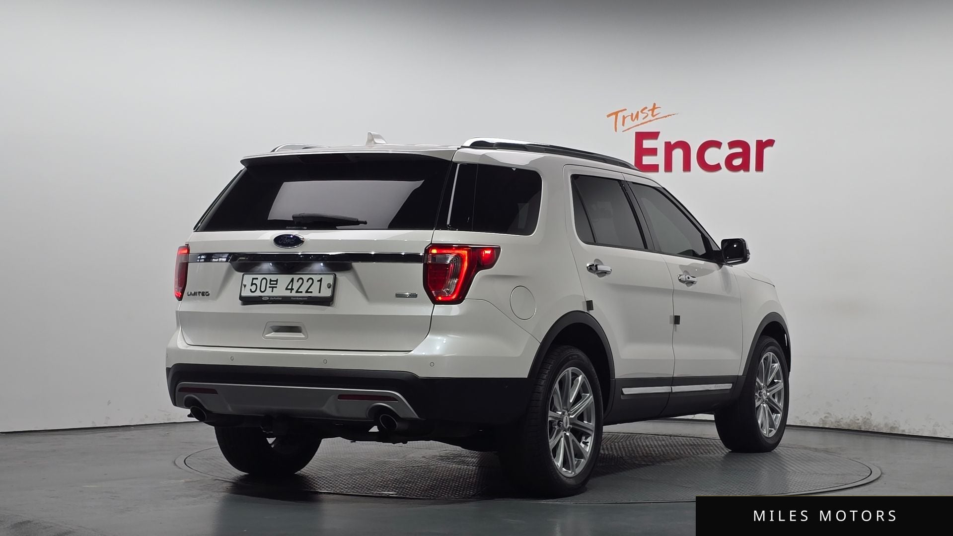 Ford Explorer 2017 — миниатюра 2