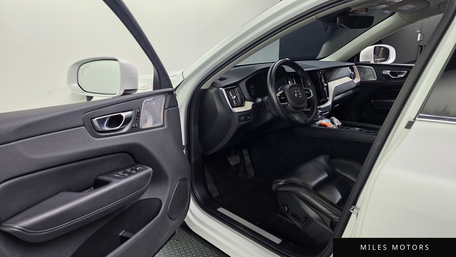Volvo XC60 2021 — миниатюра 10