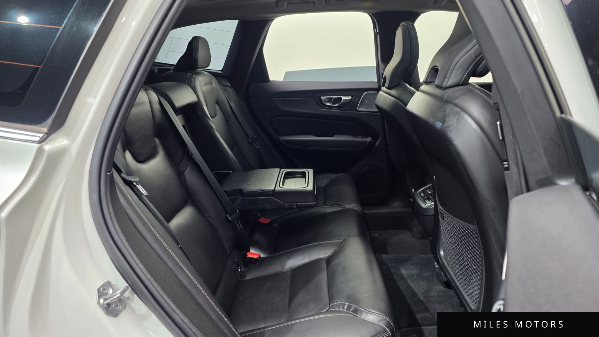 Volvo XC60 2021 — миниатюра 12