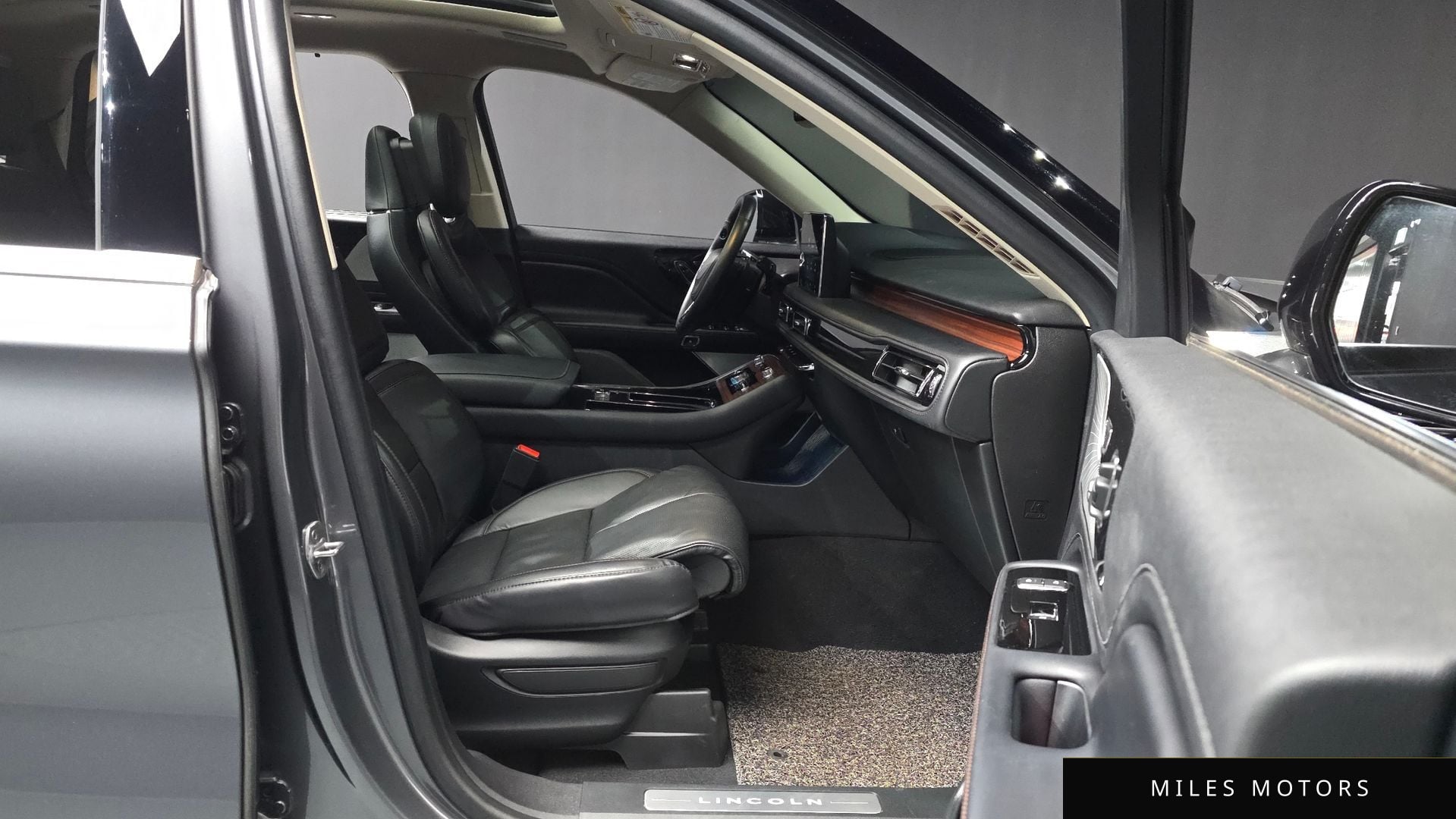 Lincoln Aviator 2021 — миниатюра 11