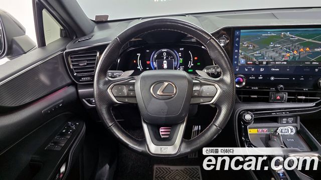 Лексус NX450h+ 2023 — миниатюра 17