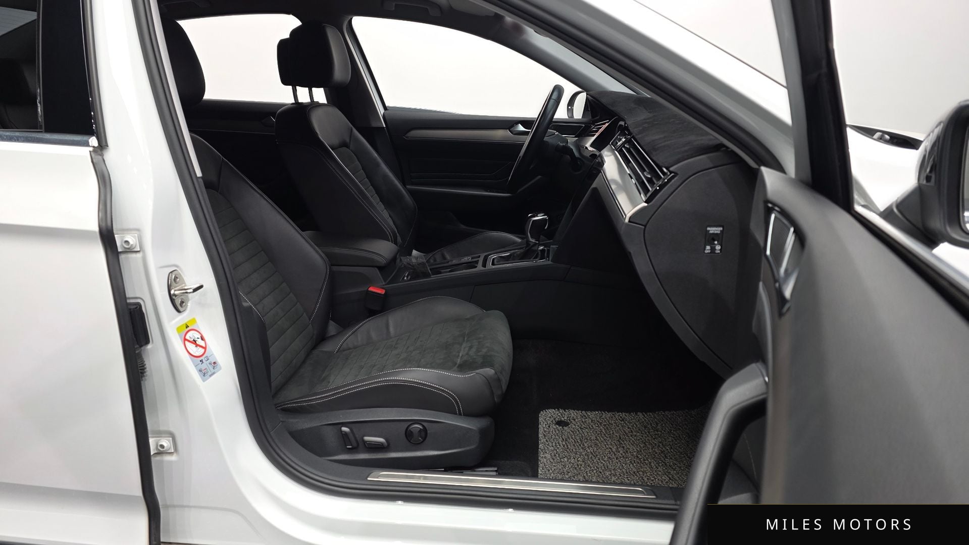 Volkswagen Passat 2022 — миниатюра 11
