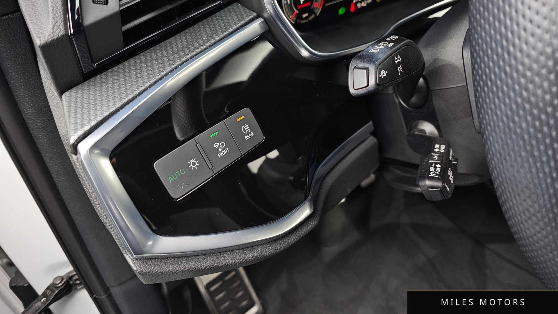 Audi Q3 (F3) 2023 — миниатюра 12
