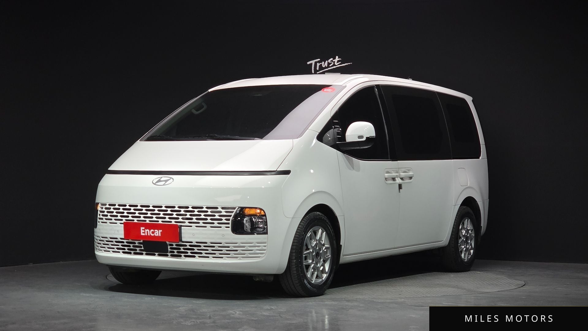 Hyundai Staria 2025 — фото 1 из 12