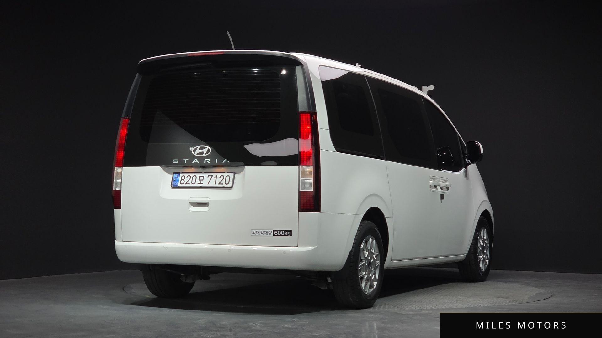 Hyundai Staria 2025 — миниатюра 2