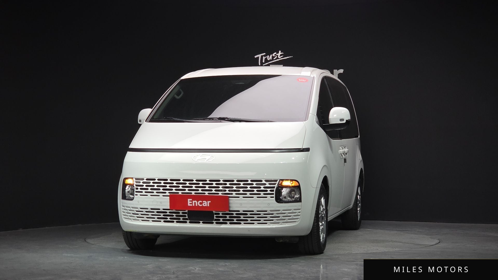 Hyundai Staria 2025 — миниатюра 3