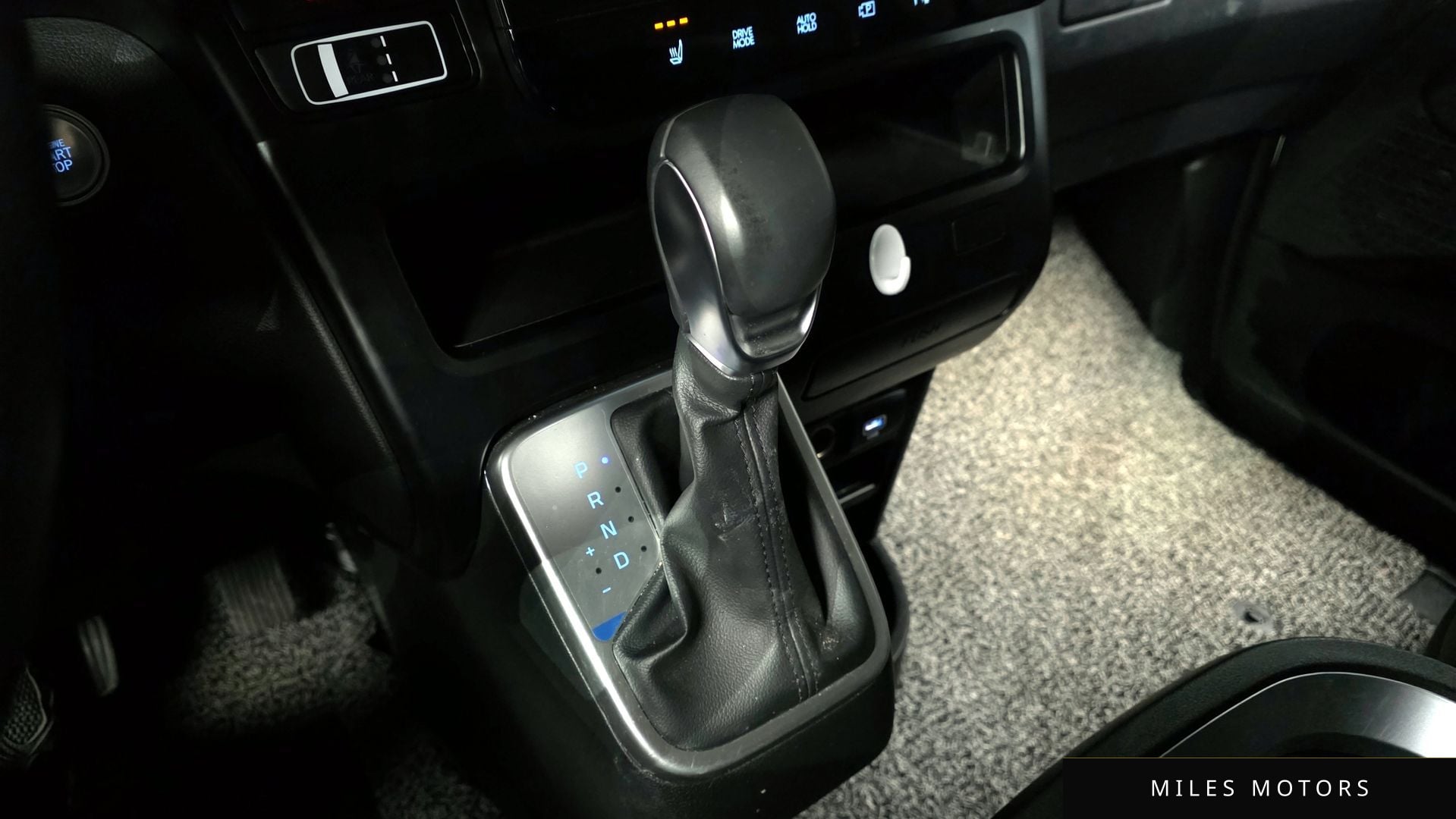 Hyundai Staria 2025 — миниатюра 9