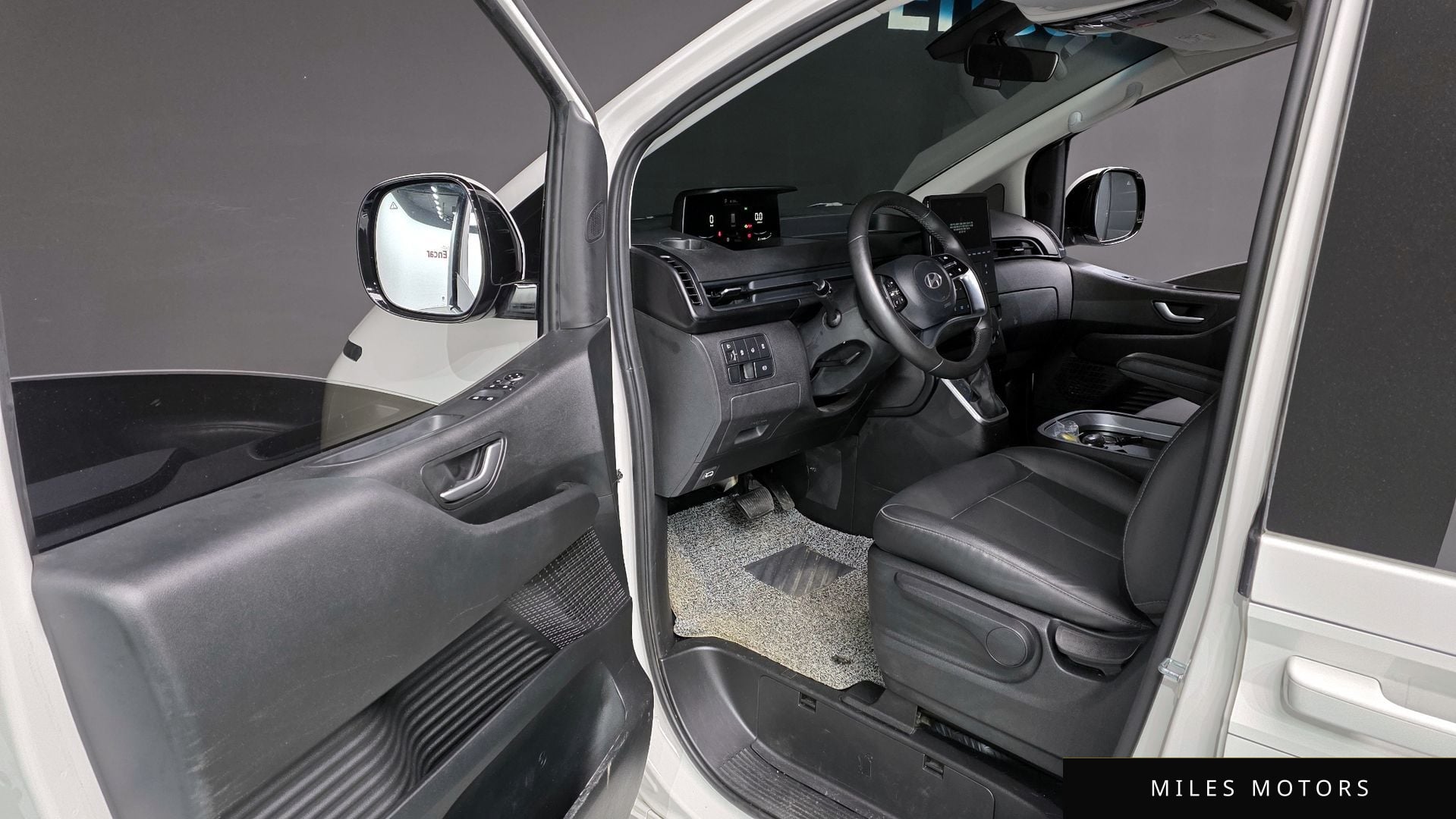 Hyundai Staria 2025 — миниатюра 11
