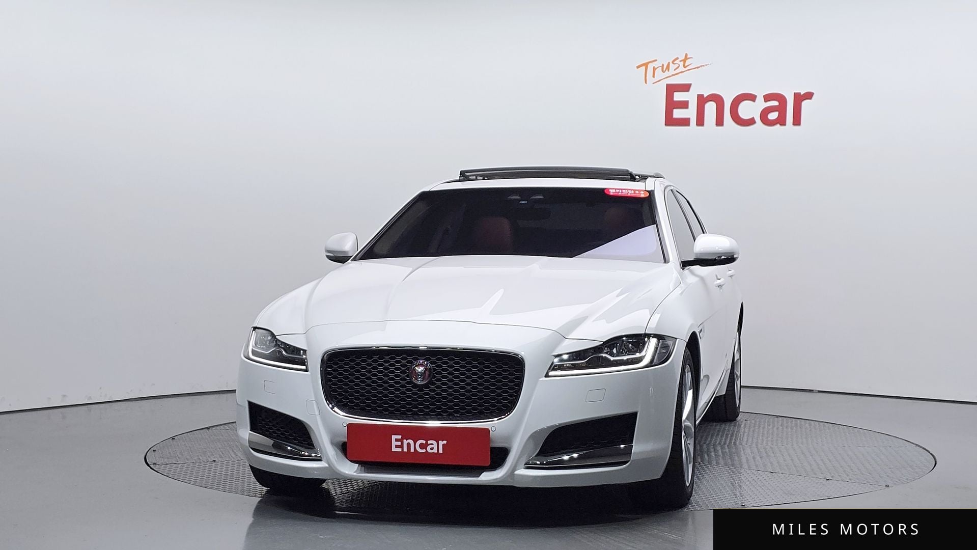Jaguar XF (X260) 2019 — миниатюра 2
