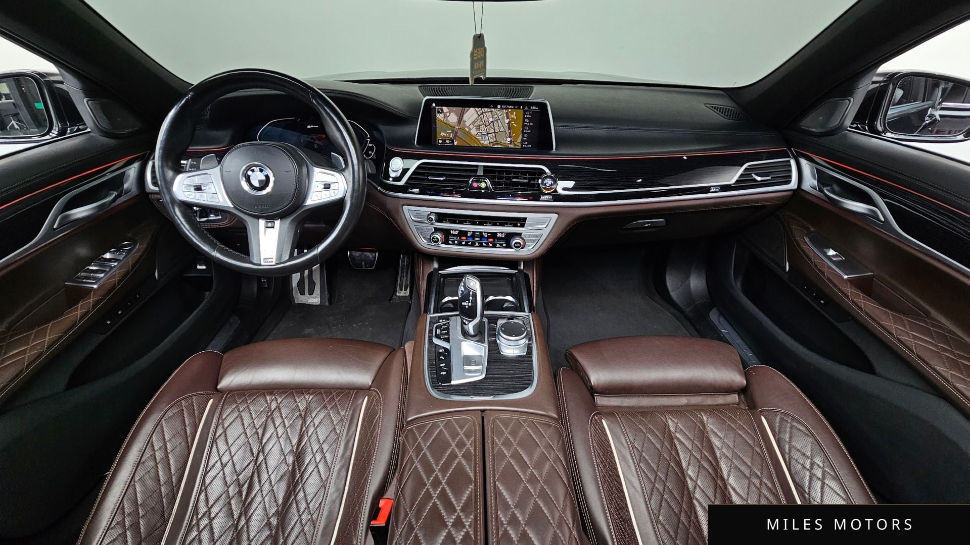 BMW 7 Series (G11) 2020 — миниатюра 7