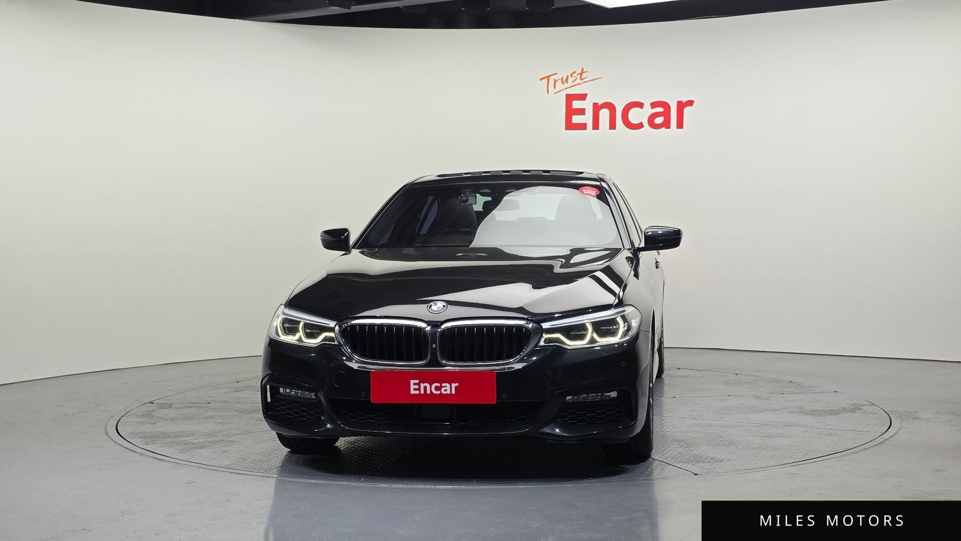 BMW 5 Series (G30) 2017 — миниатюра 3