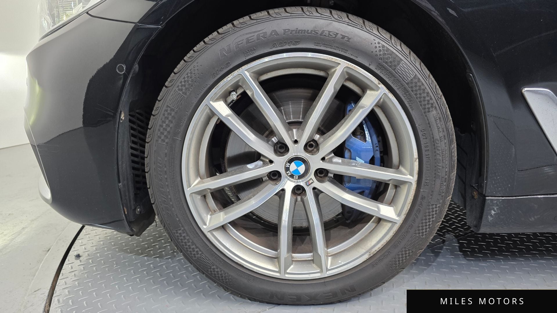 BMW 5 Series (G30) 2017 — миниатюра 5