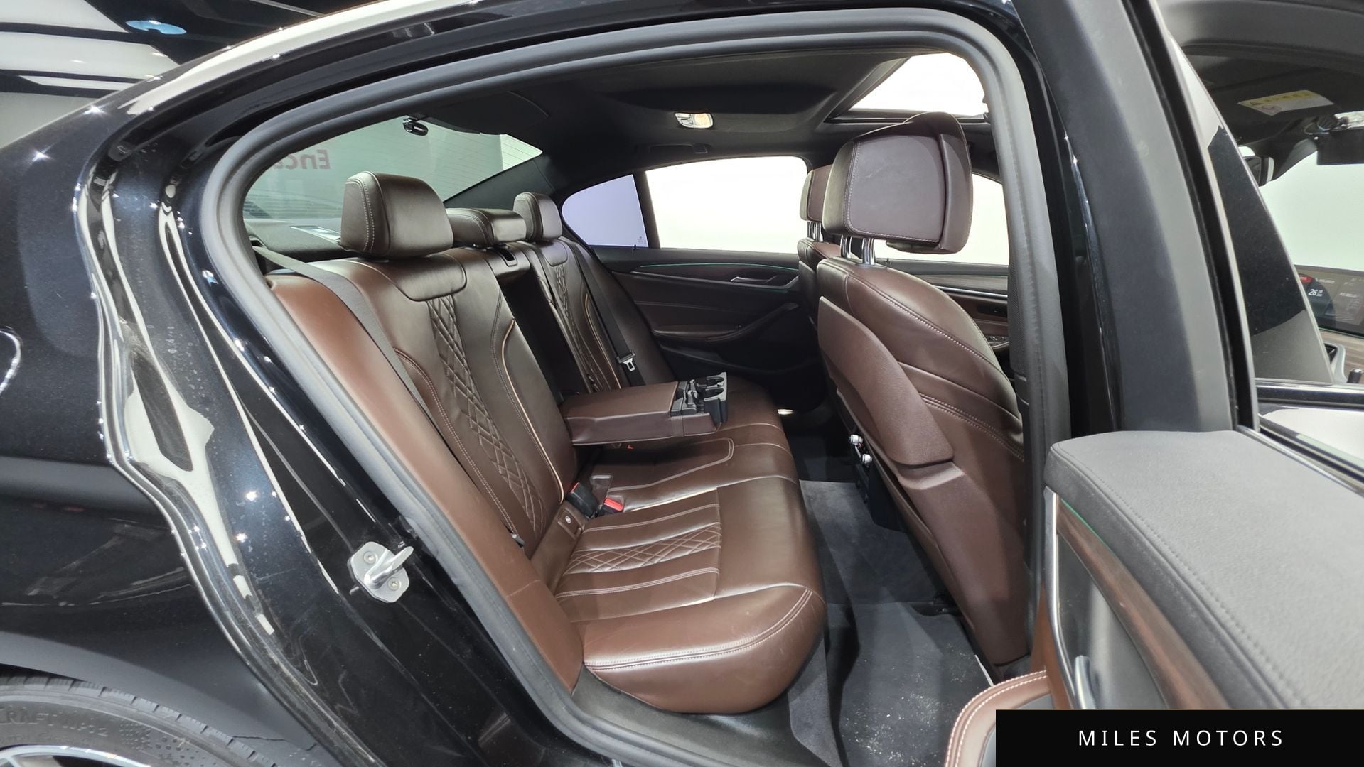 BMW 5 Series (G30) 2017 — миниатюра 19