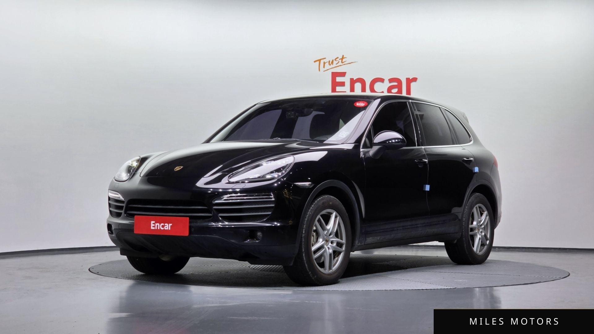 Porsche Cayenne 2011 — фото 1 из 12