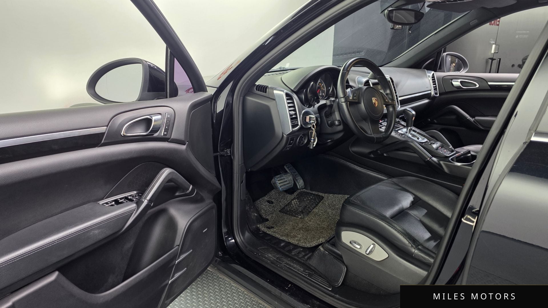 Porsche Cayenne 2011 — миниатюра 10