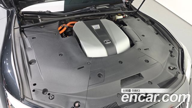 Лексус LS500h 2021 — миниатюра 6