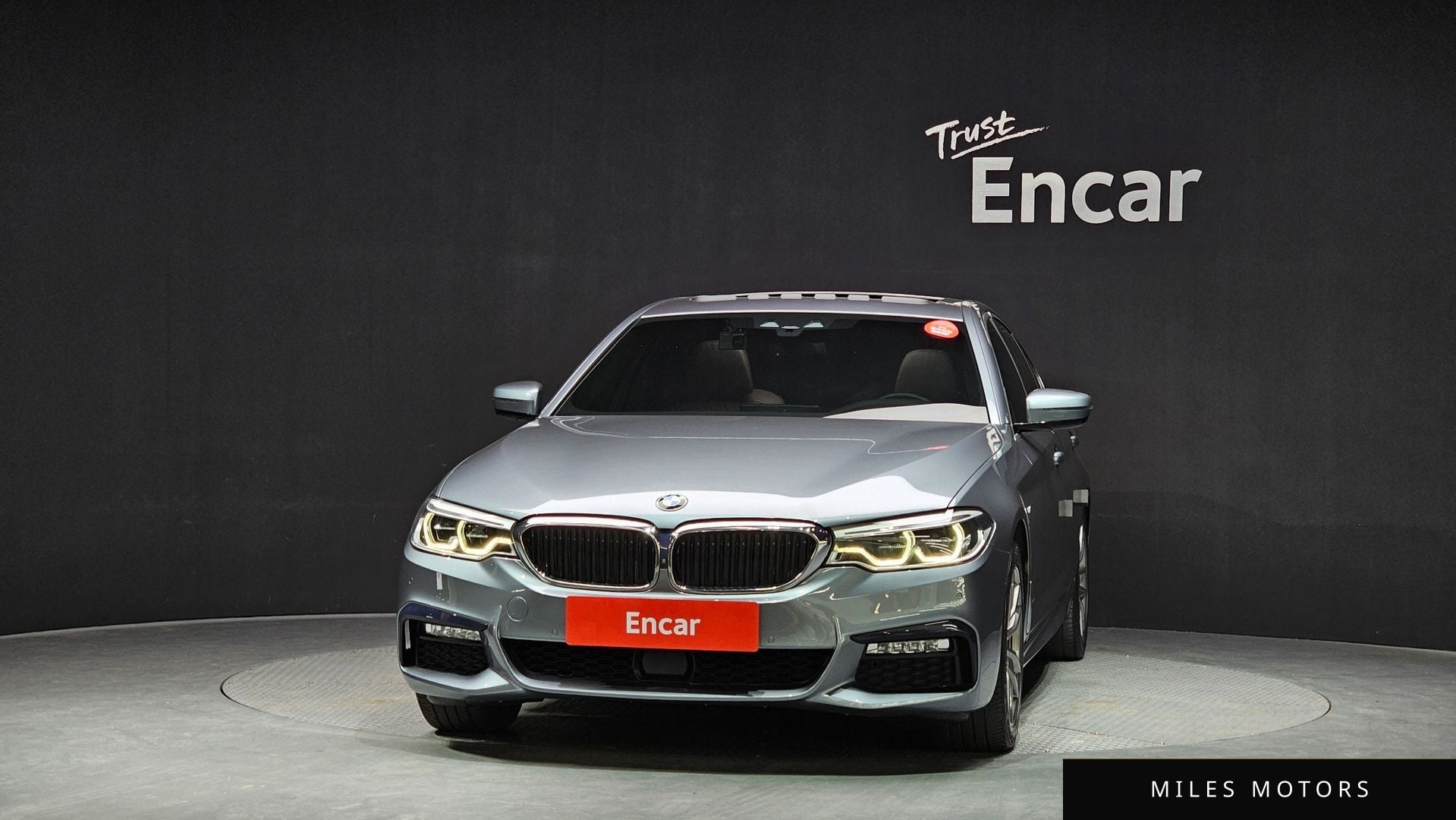 BMW 5 Series (G30) 2018 — миниатюра 3