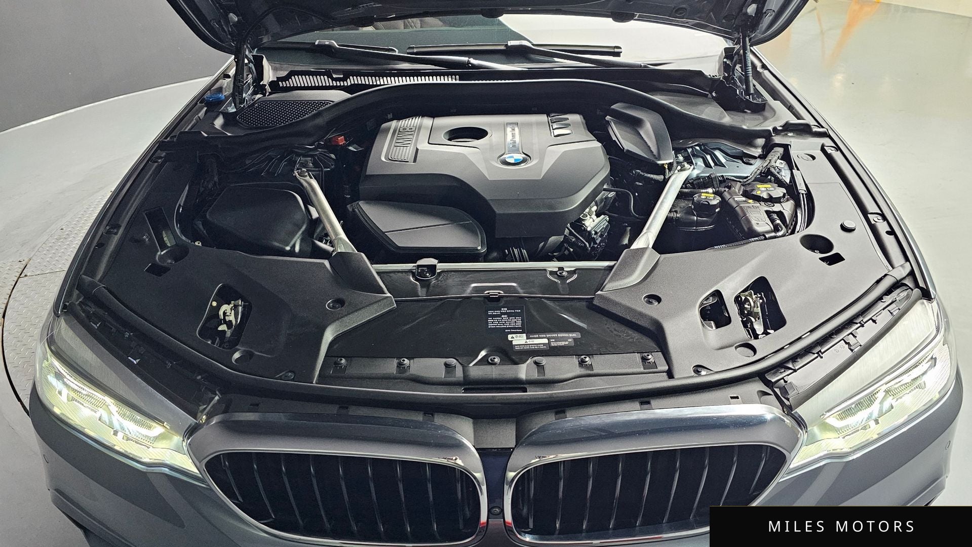 BMW 5 Series (G30) 2018 — миниатюра 6
