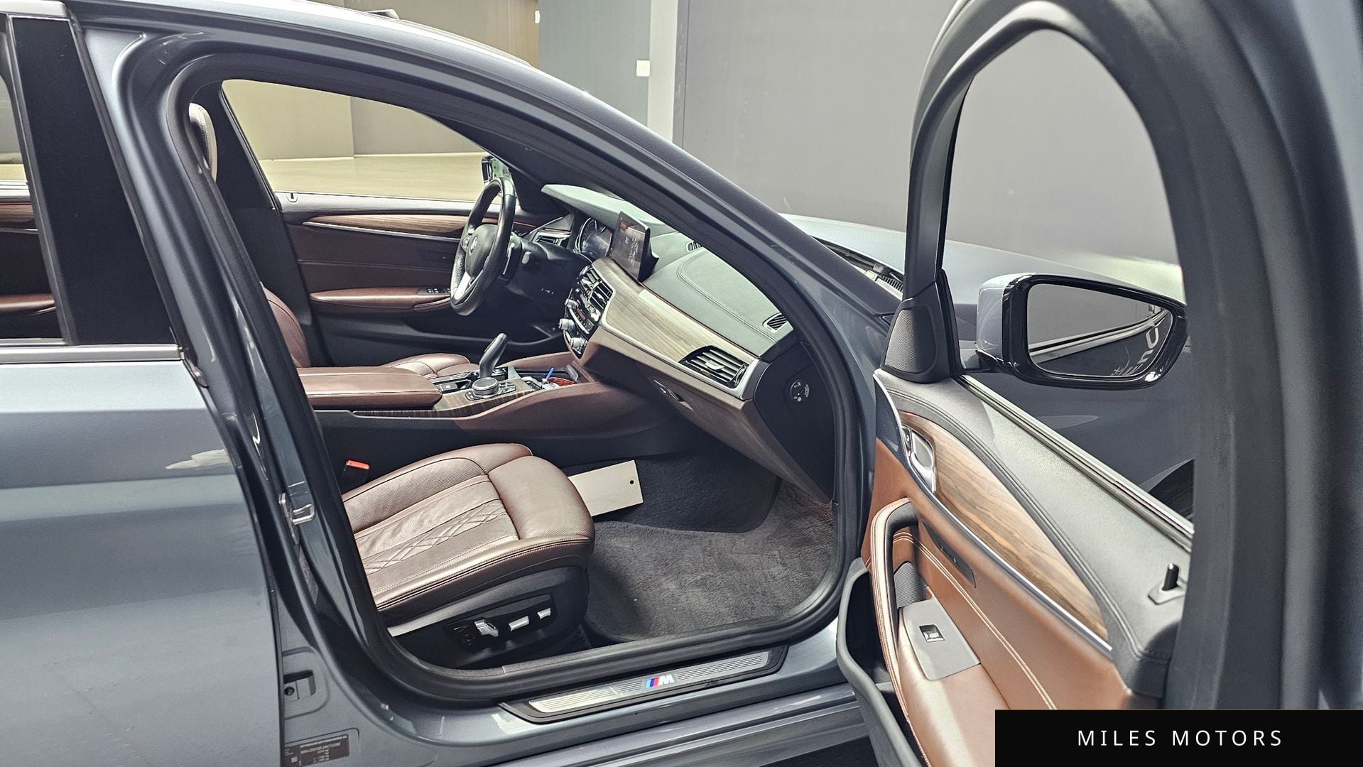 BMW 5 Series (G30) 2018 — миниатюра 10