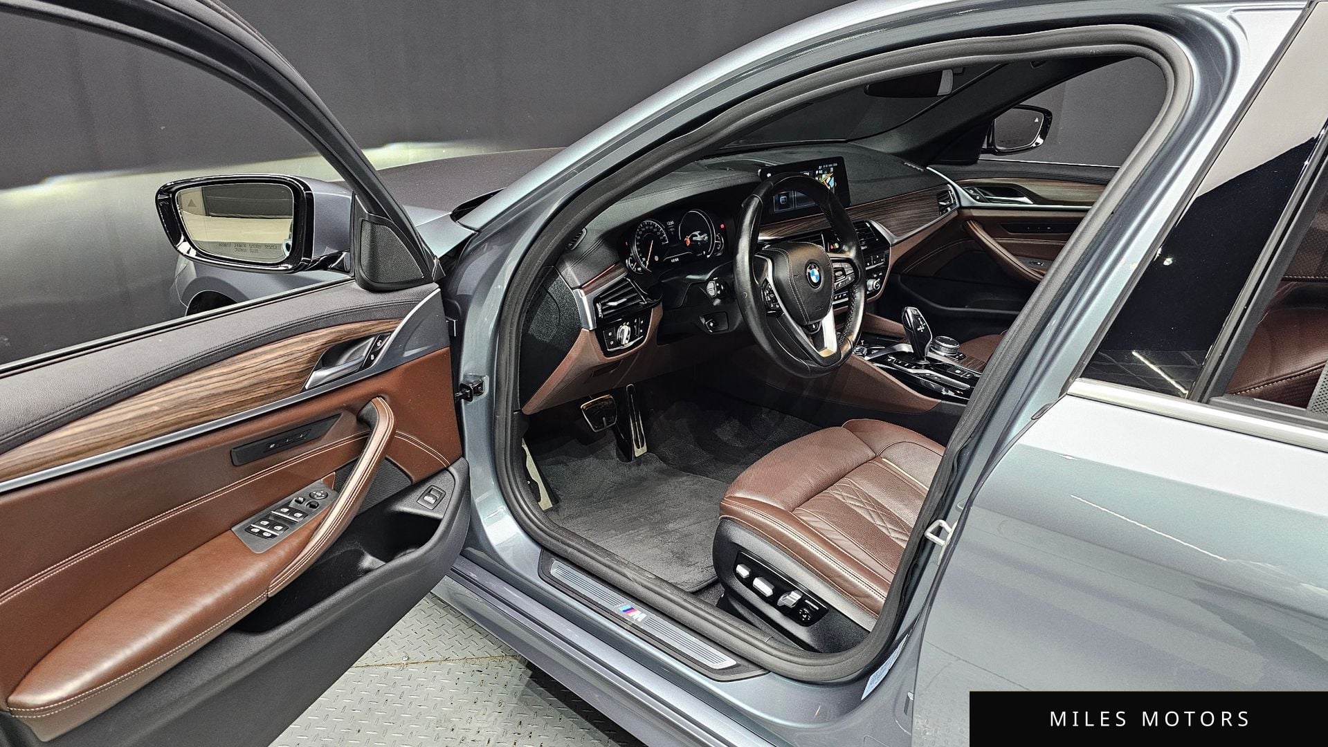 BMW 5 Series (G30) 2018 — миниатюра 11