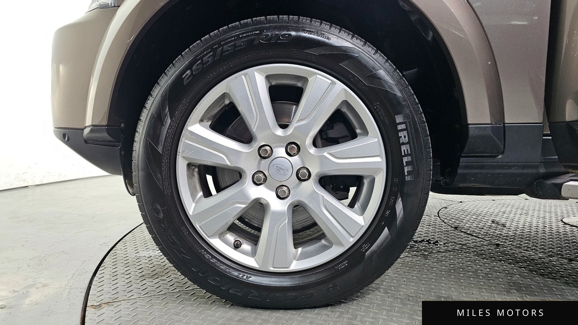 Land Rover Discovery 2016 — миниатюра 5