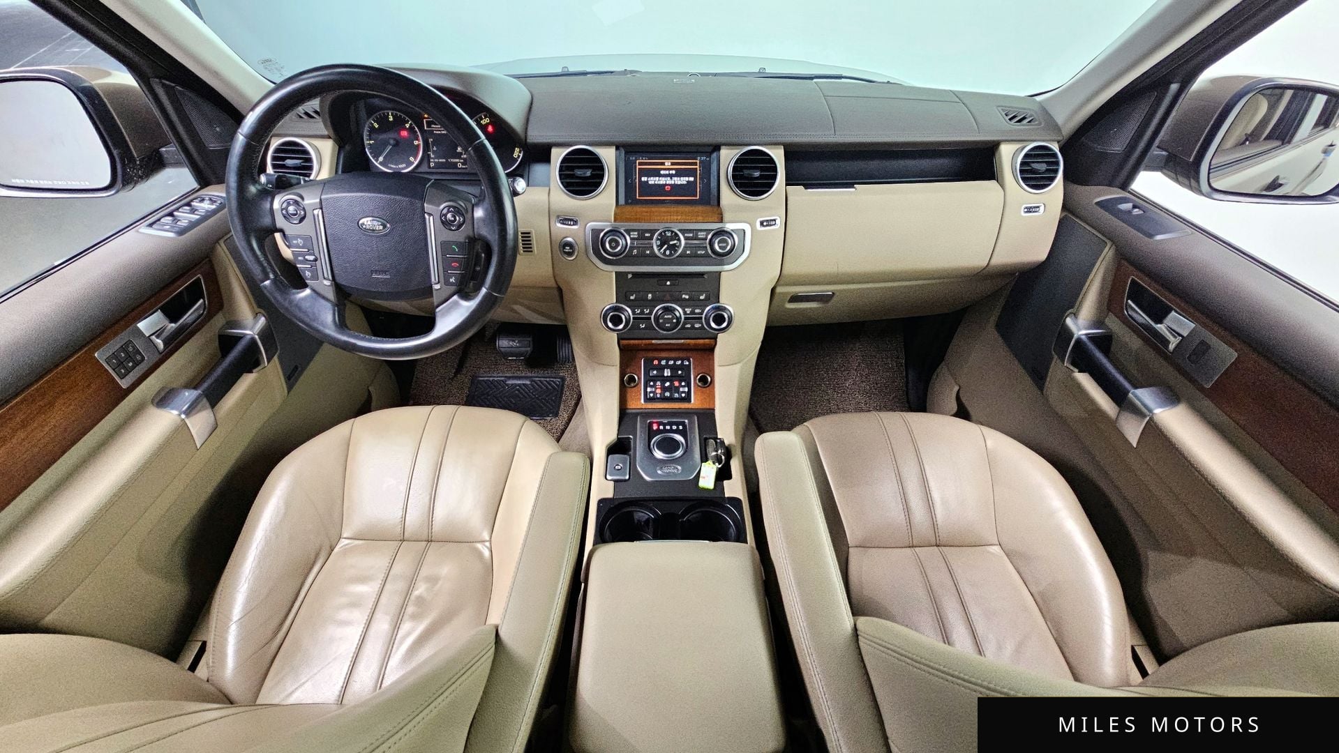 Land Rover Discovery 2016 — миниатюра 7