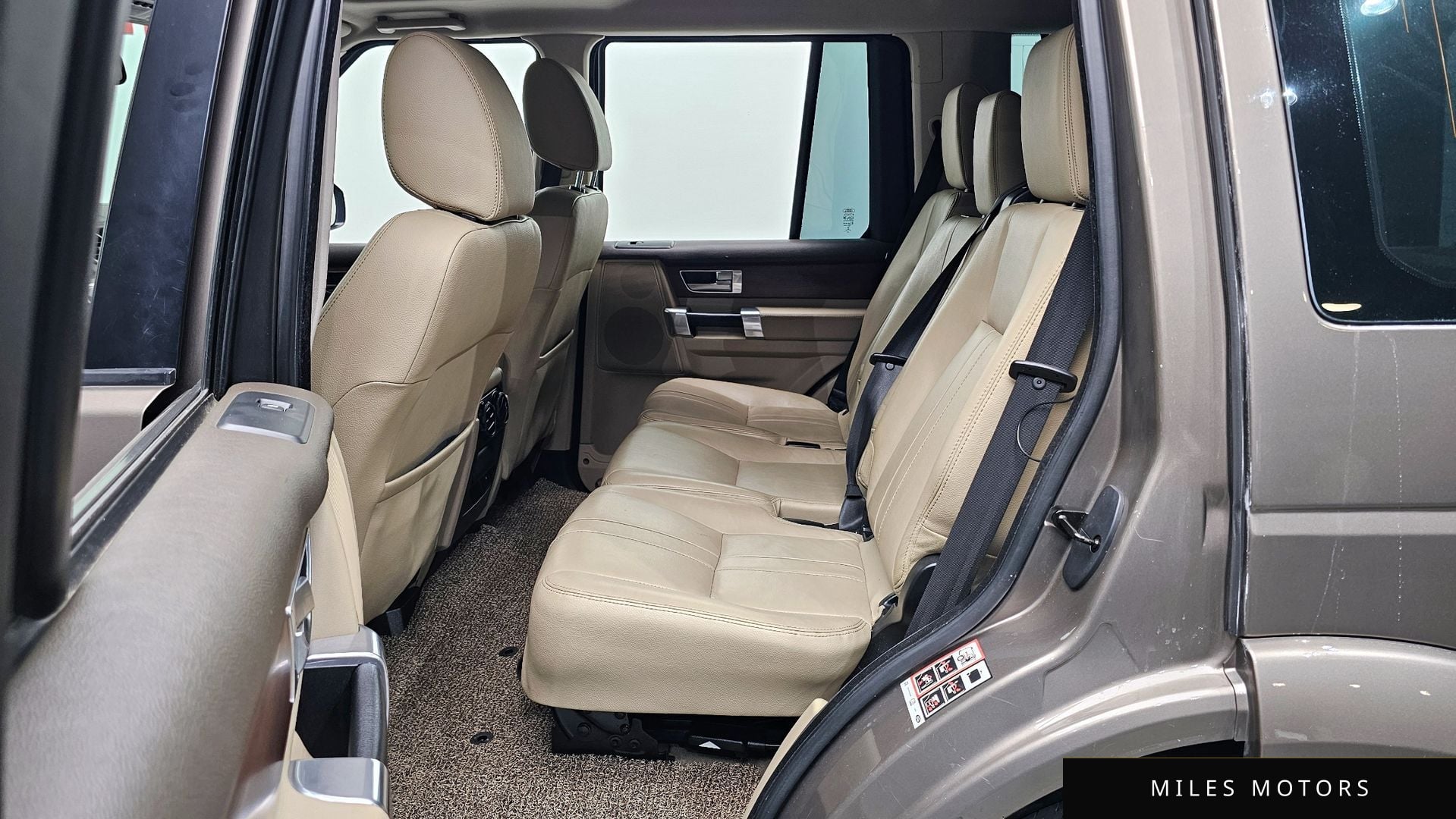 Land Rover Discovery 2016 — миниатюра 11