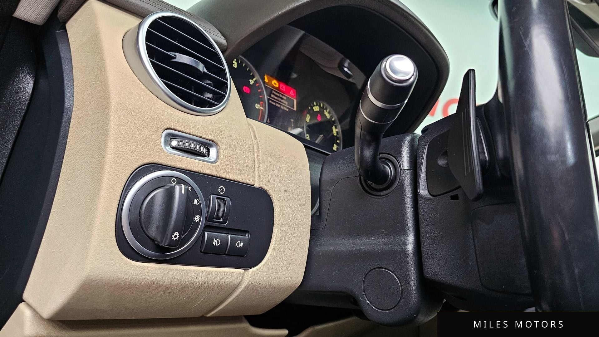 Land Rover Discovery 2016 — миниатюра 15