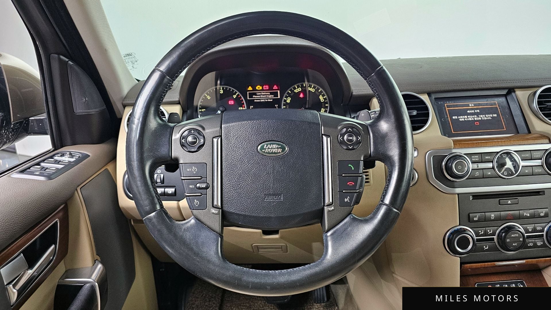 Land Rover Discovery 2016 — миниатюра 16