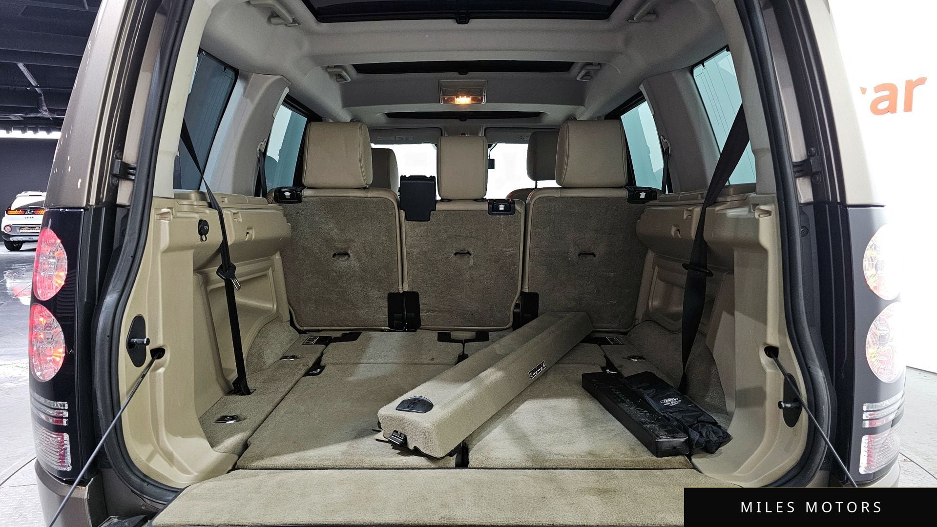 Land Rover Discovery 2016 — миниатюра 20