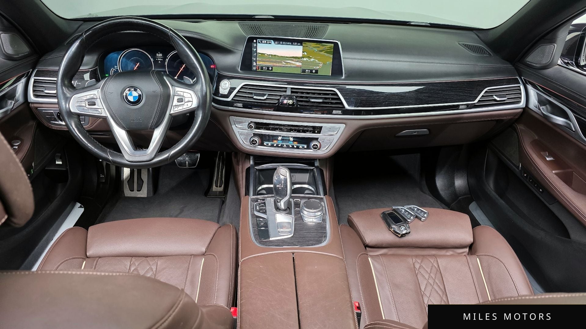 BMW 7 Series (G11) 2018 — миниатюра 7