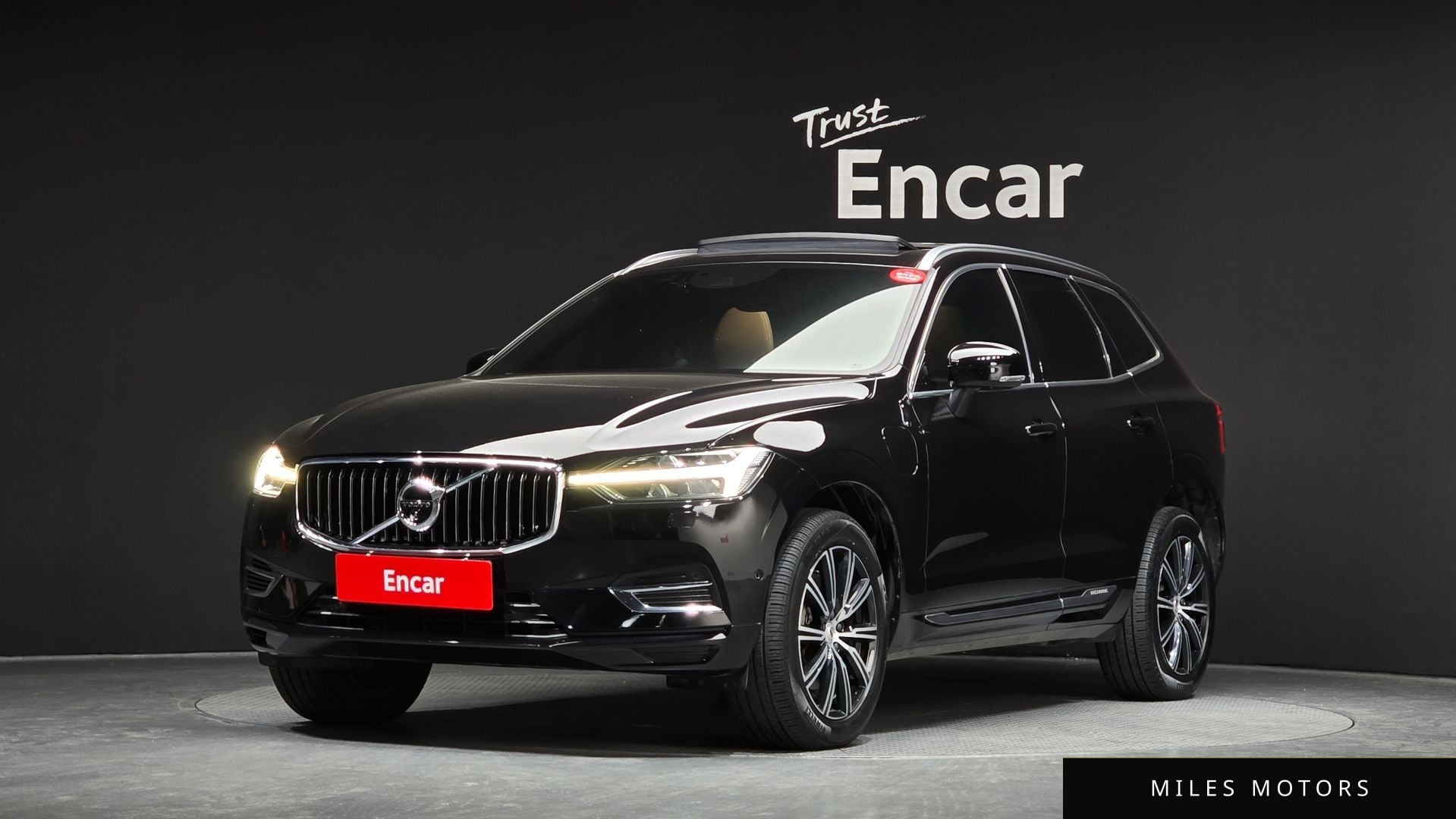 Volvo XC60 2021 — фото 1 из 12