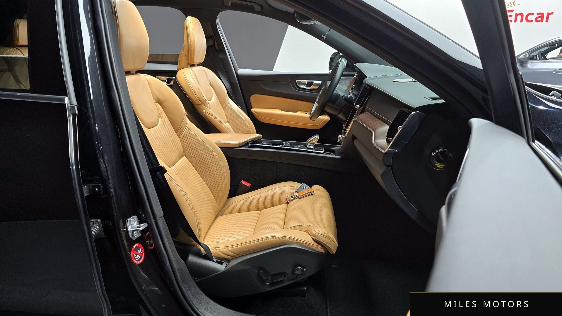 Volvo XC60 2021 — миниатюра 10