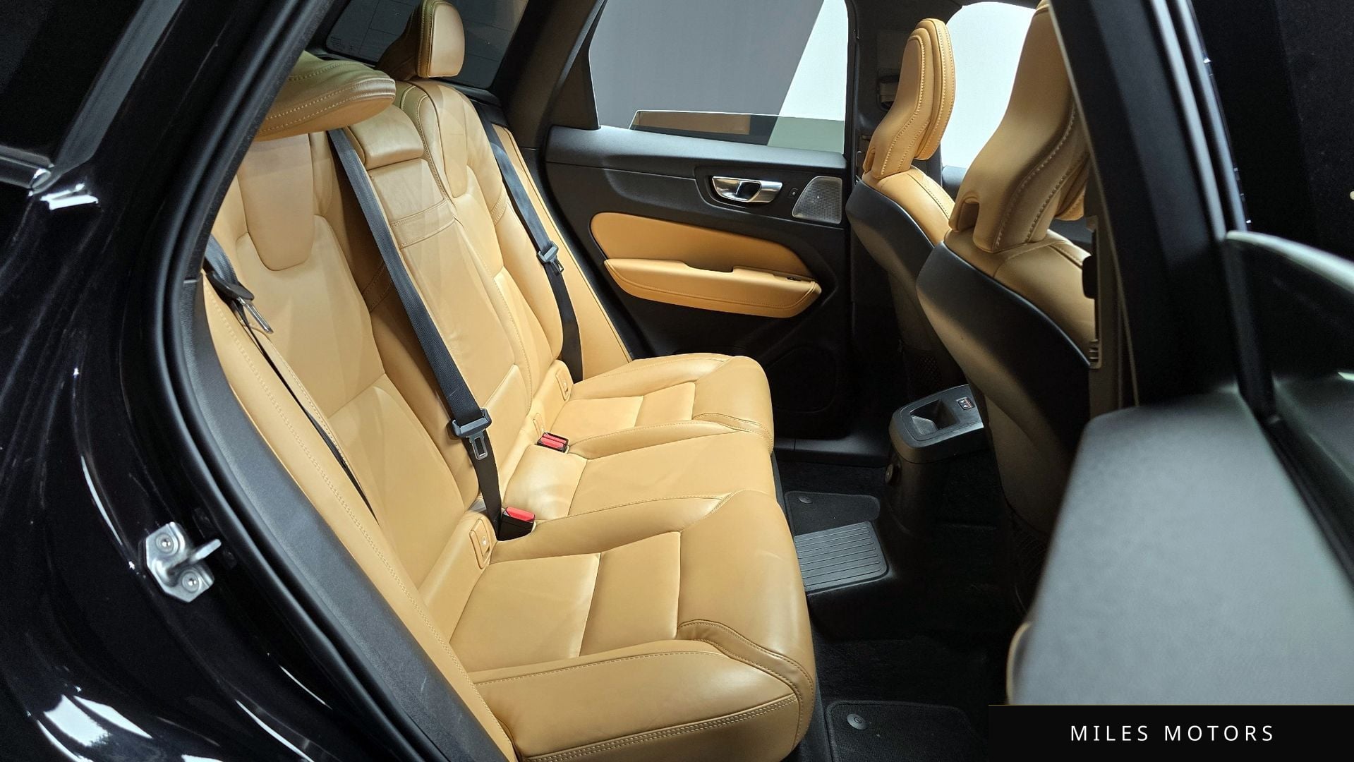 Volvo XC60 2021 — миниатюра 12