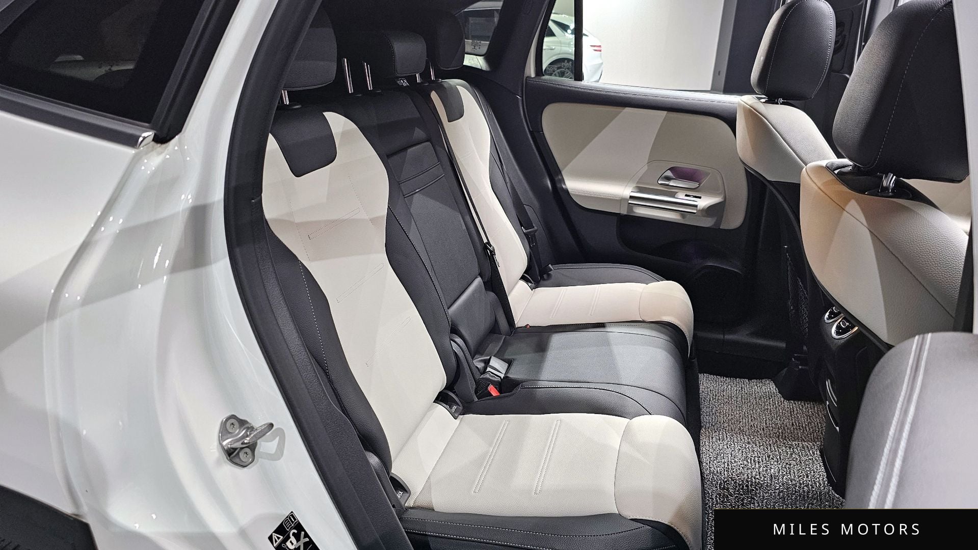 Mercedes-Benz GLA-Class H247 2023 — миниатюра 12