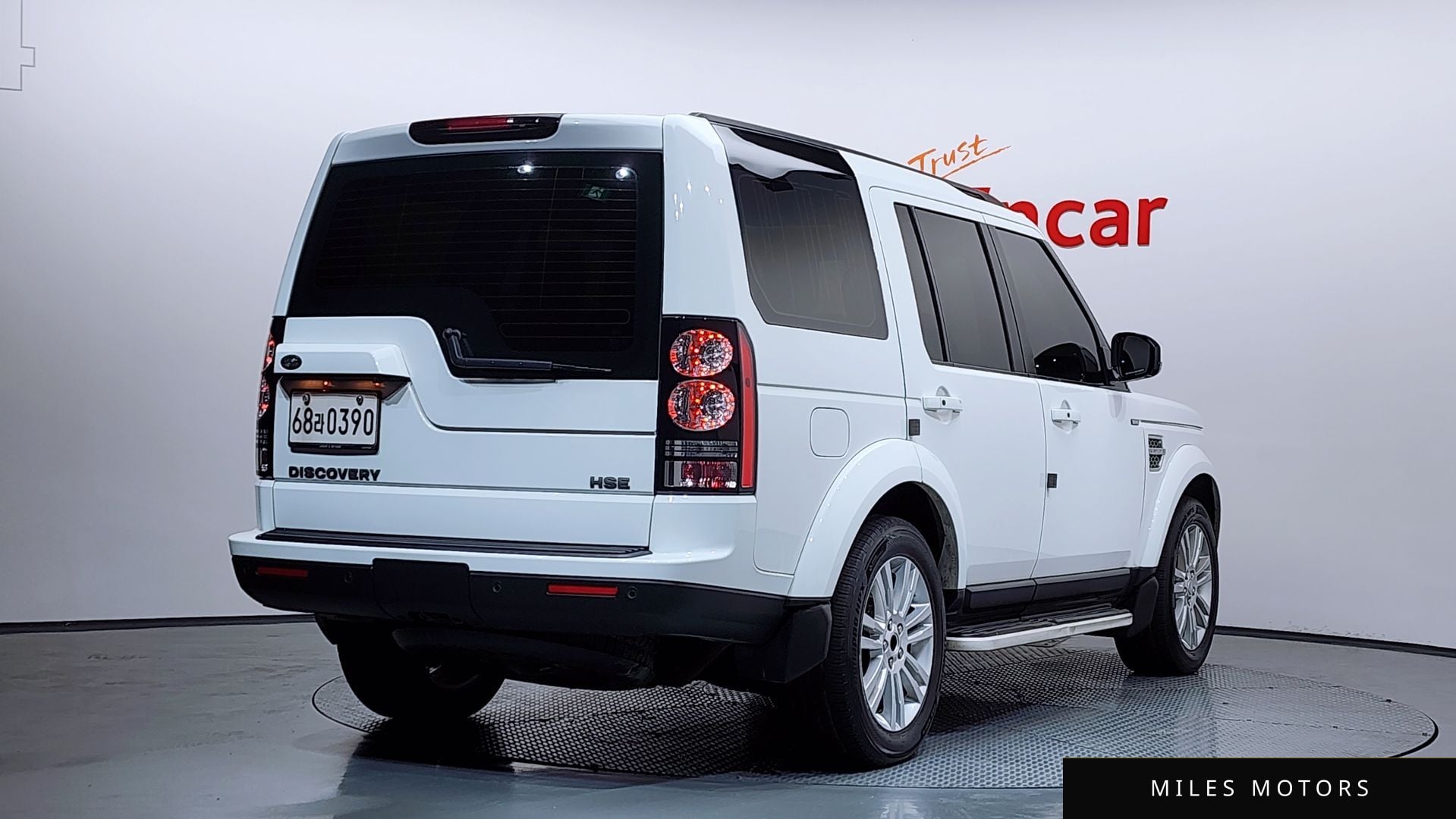 Land Rover Discovery 2016 — миниатюра 2