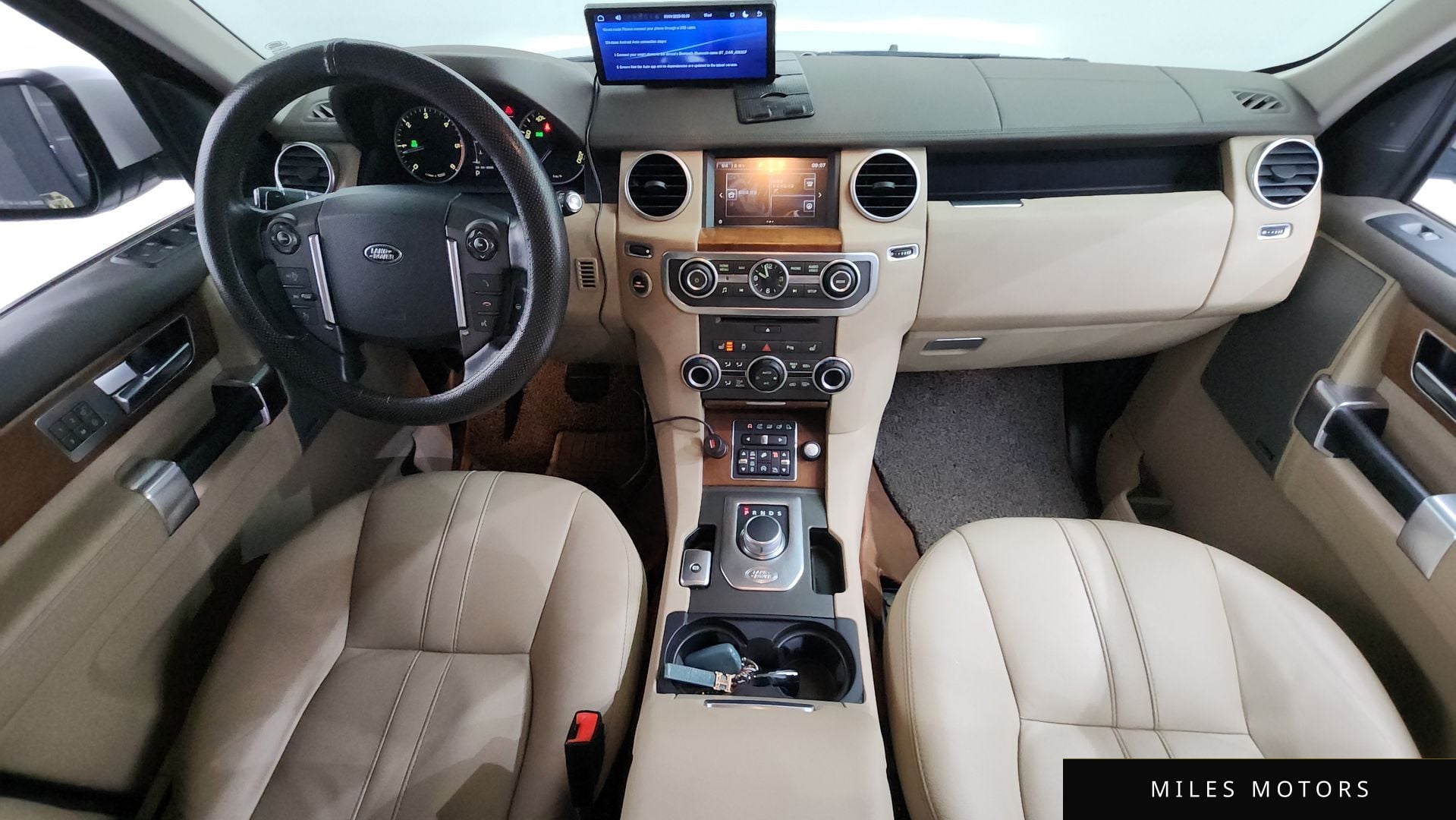 Land Rover Discovery 2016 — миниатюра 7